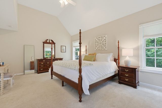 31 Hockanum Rd, Hadley, MA 01035