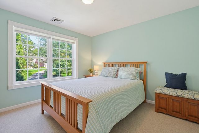 31 Hockanum Rd, Hadley, MA 01035
