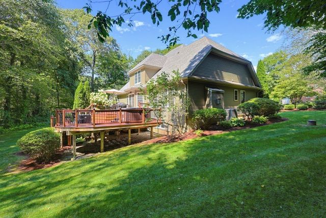 31 Hockanum Rd, Hadley, MA 01035