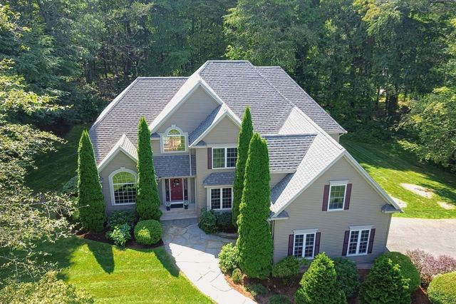 31 Hockanum Rd, Hadley, MA 01035