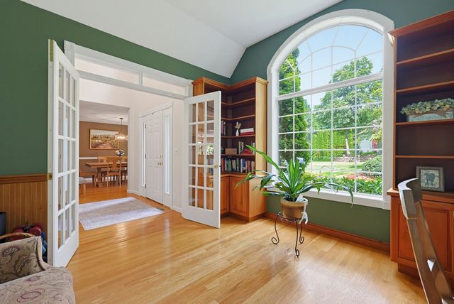 31 Hockanum Rd, Hadley, MA 01035