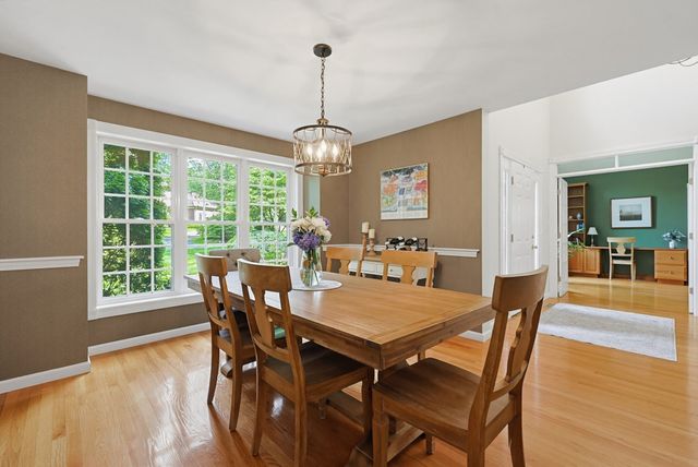 31 Hockanum Rd, Hadley, MA 01035