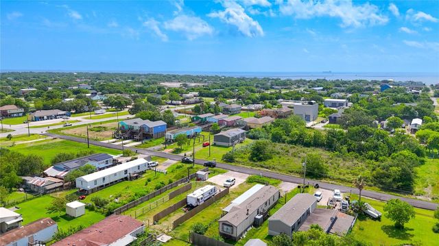 936 13th Street, Dickinson, TX 77539