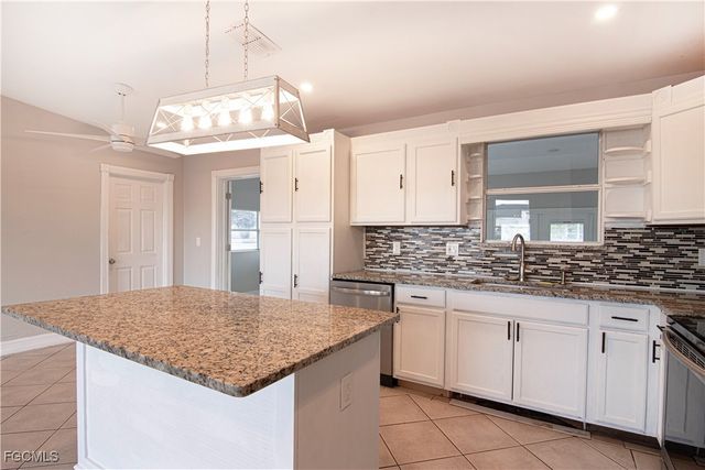 2022 NE 10th PL, Cape Coral, FL 33909