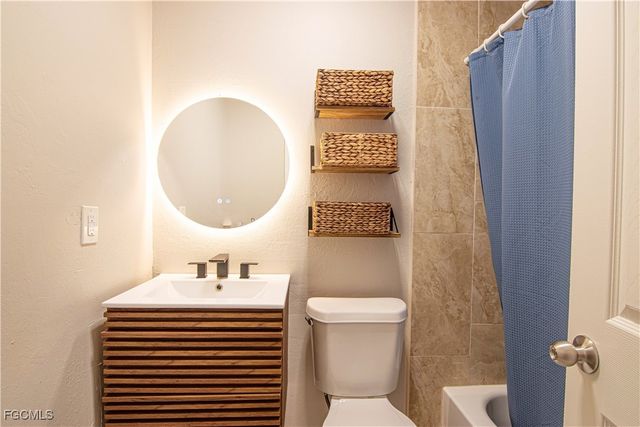 2022 NE 10th PL, Cape Coral, FL 33909