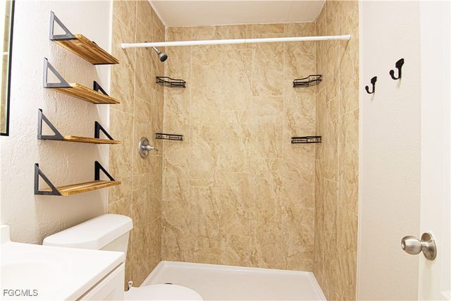 2022 NE 10th PL, Cape Coral, FL 33909