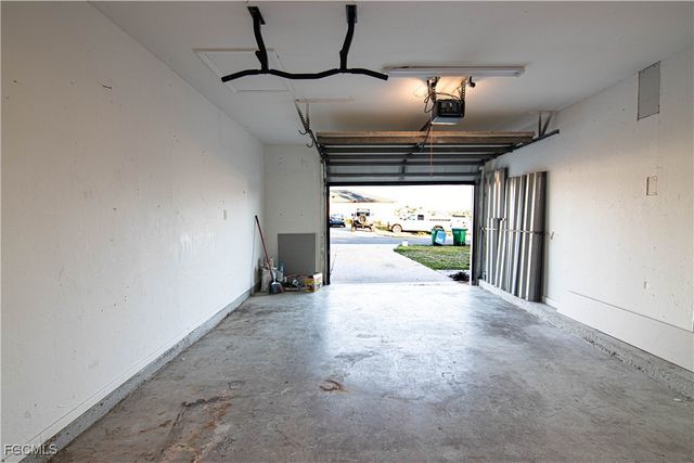 2022 NE 10th PL, Cape Coral, FL 33909