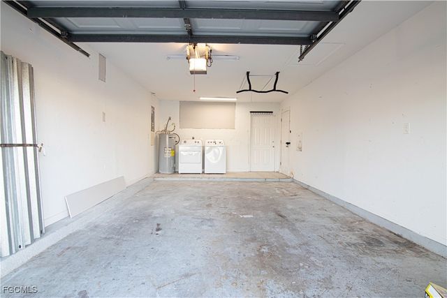 2022 NE 10th PL, Cape Coral, FL 33909