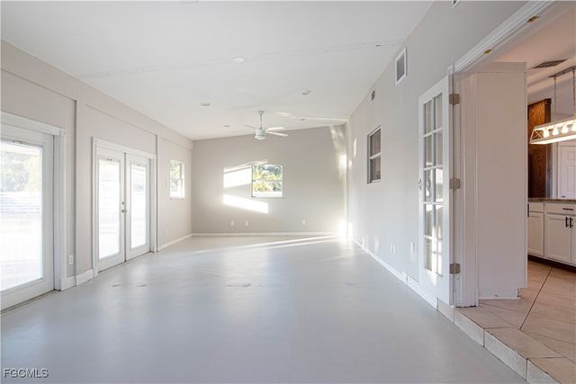 2022 NE 10th PL, Cape Coral, FL 33909