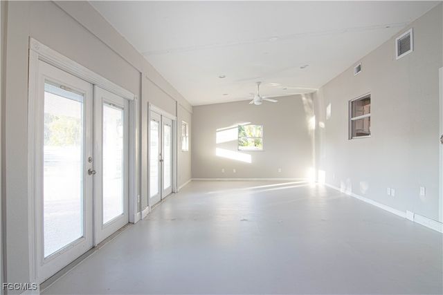 2022 NE 10th PL, Cape Coral, FL 33909