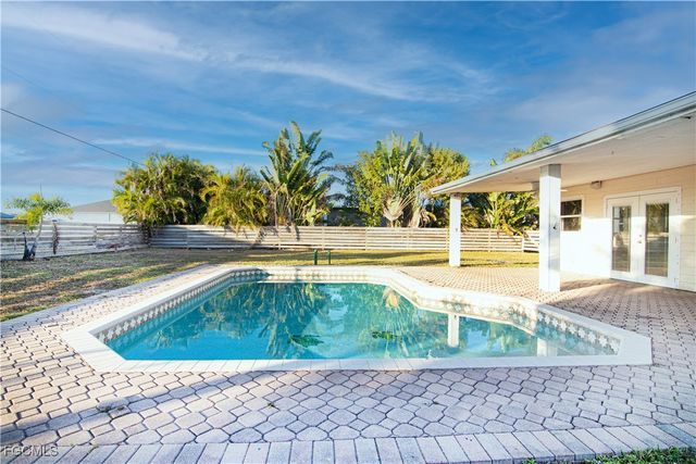 2022 NE 10th PL, Cape Coral, FL 33909