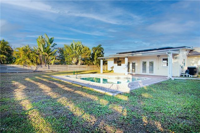 2022 NE 10th PL, Cape Coral, FL 33909