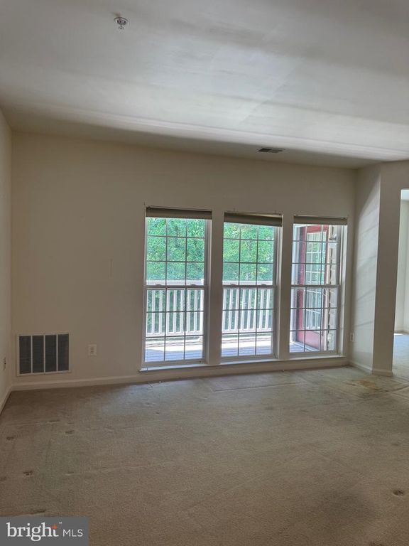 Image 12 of property listing at 316 LAUREN HILL CT #316, Reisterstown, MD 21136