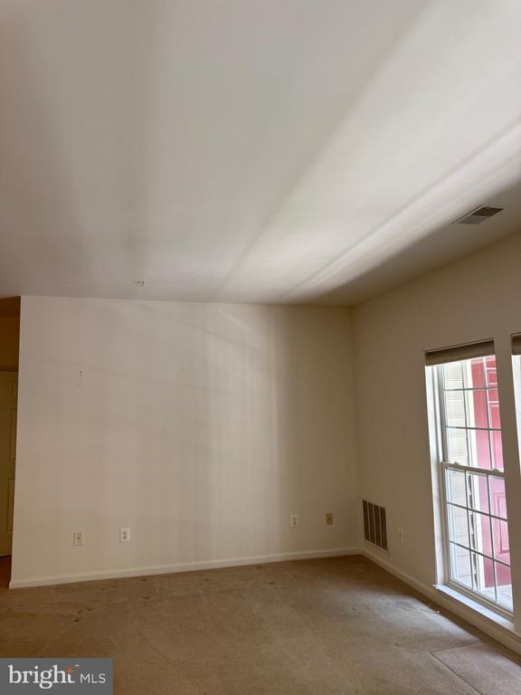 Image 18 of property listing at 316 LAUREN HILL CT #316, Reisterstown, MD 21136