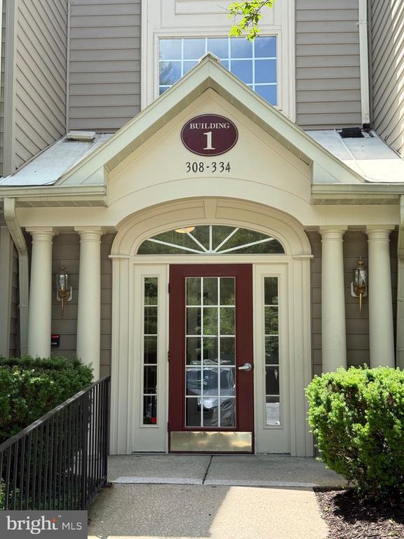 Image 2 of property listing at 316 LAUREN HILL CT #316, Reisterstown, MD 21136