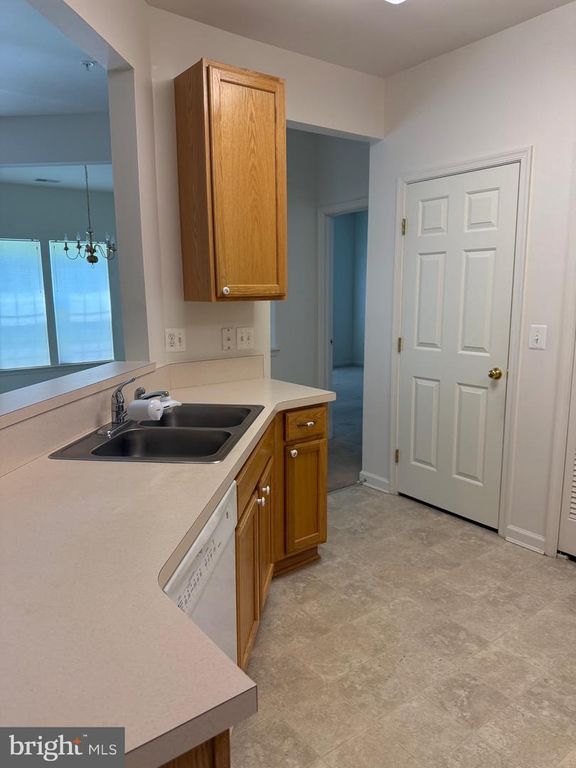 Image 8 of property listing at 316 LAUREN HILL CT #316, Reisterstown, MD 21136
