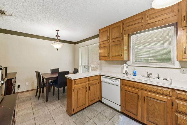 2919 Panhandle Drive, Grapevine, TX 76051