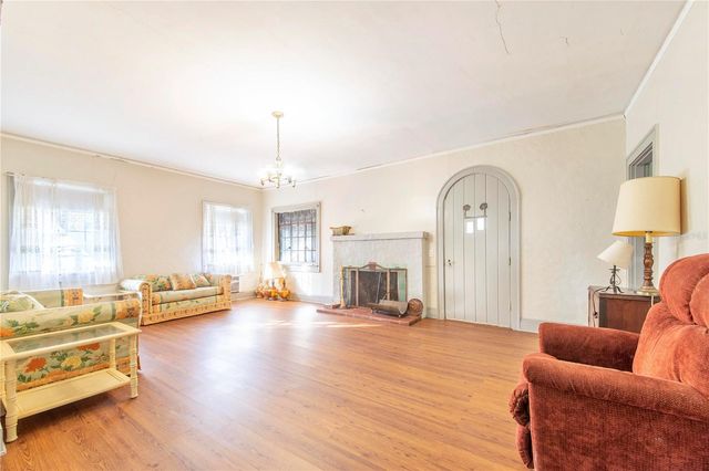 201 E PALMETTO STREET, Davenport, FL 33837