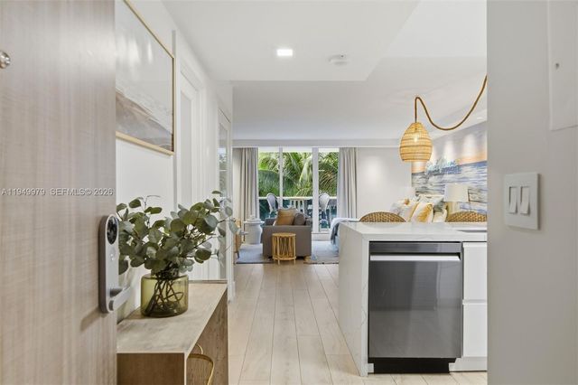 2301 Collins Ave 329, Miami Beach, FL 33139