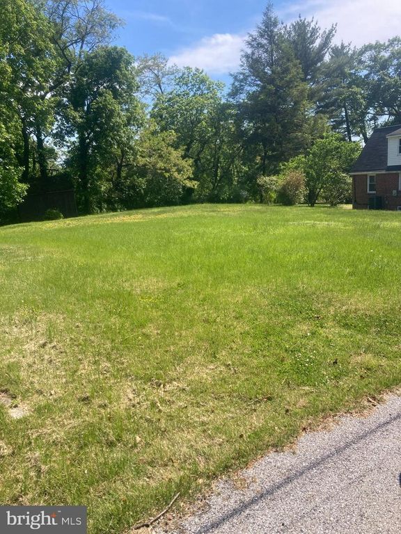 Image 2 of property listing at 7719 WESTMORELAND AVE, Baltimore, MD 21234