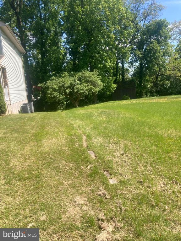 Image 3 of property listing at 7719 WESTMORELAND AVE, Baltimore, MD 21234
