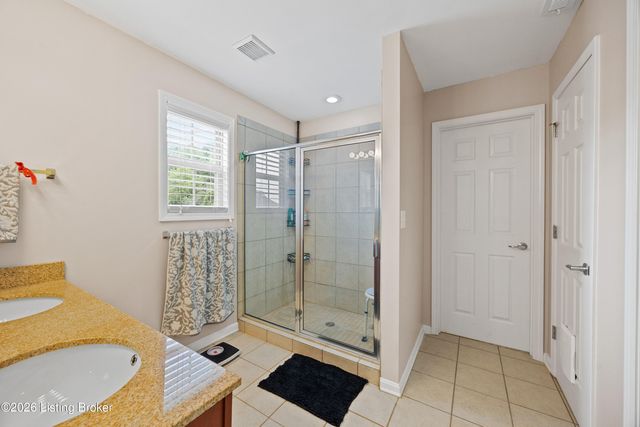 17413 Westbury Dr, Louisville, KY 40245