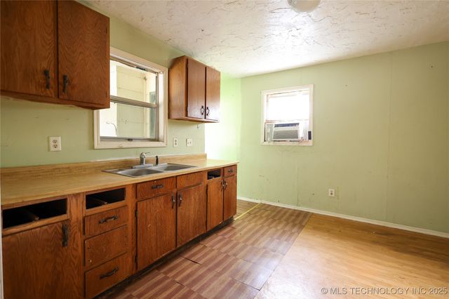 2410 Masters, Sulphur, OK 73086