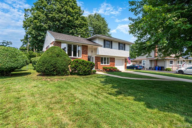 6 Keswick Drive, East Islip, NY 11730