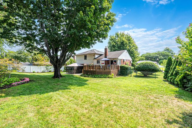 6 Keswick Drive, East Islip, NY 11730