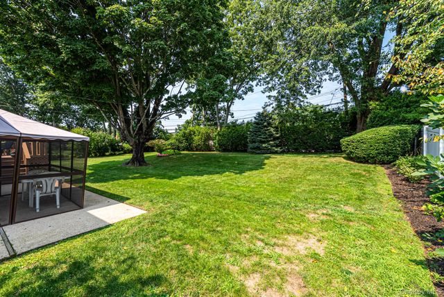 6 Keswick Drive, East Islip, NY 11730