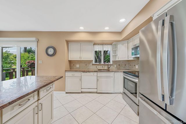 6 Keswick Drive, East Islip, NY 11730