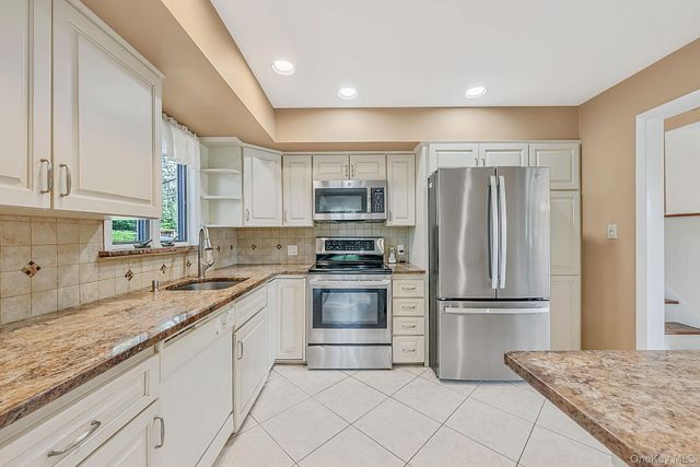 6 Keswick Drive, East Islip, NY 11730
