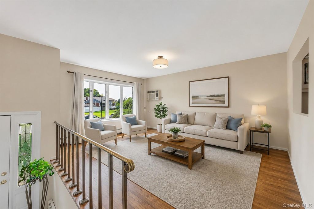 6 Keswick Drive, East Islip, NY 11730 — photo 4