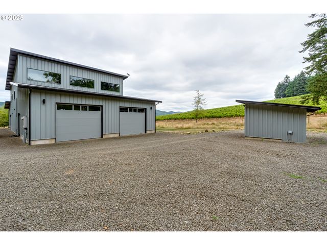 24247 VAUGHN Rd, Veneta, OR 97487