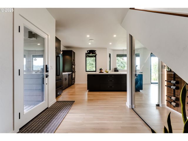 24247 VAUGHN Rd, Veneta, OR 97487