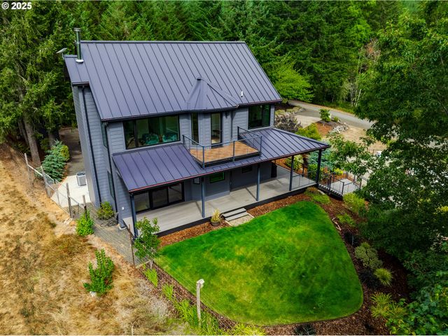 24247 VAUGHN Rd, Veneta, OR 97487