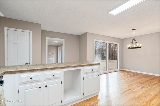 5702 Maxwell Drive, Olive Branch, MS 38654