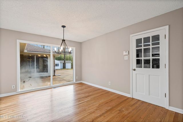 5702 Maxwell Drive, Olive Branch, MS 38654