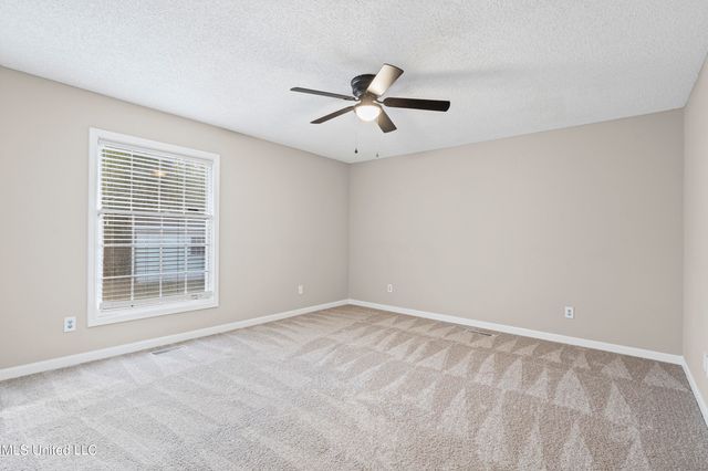 5702 Maxwell Drive, Olive Branch, MS 38654