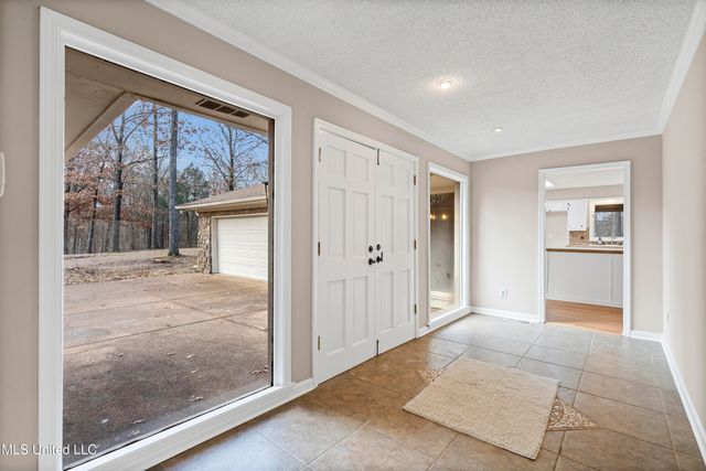 5702 Maxwell Drive, Olive Branch, MS 38654