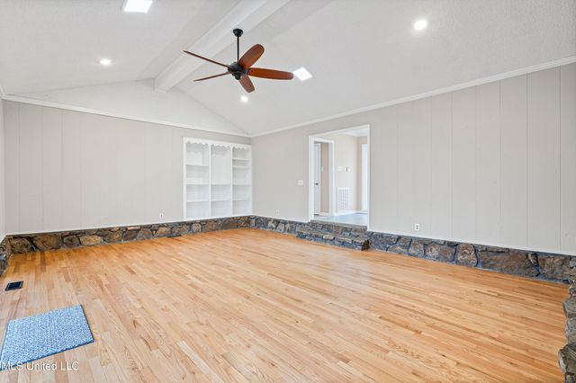 5702 Maxwell Drive, Olive Branch, MS 38654