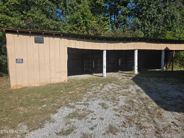 2836 Chesney Rd, Friendsville, TN 37737