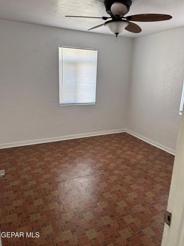 557 BATAAN Circle, El Paso, TX 79903