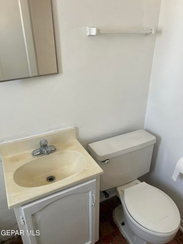 557 BATAAN Circle, El Paso, TX 79903