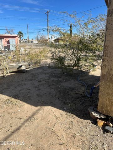 557 BATAAN Circle, El Paso, TX 79903