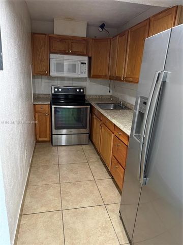 4805 NW 7th St 408-15, Miami, FL 33126