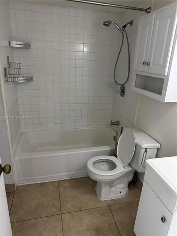 4805 NW 7th St 408-15, Miami, FL 33126