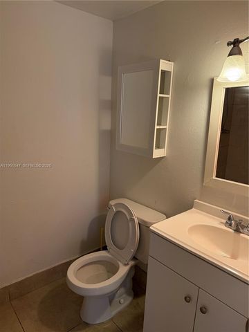 4805 NW 7th St 408-15, Miami, FL 33126