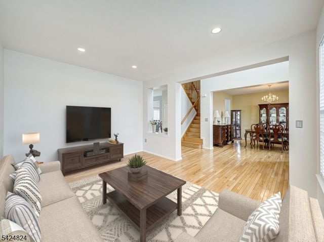 10 Jockey Ln, Raritan Twp., NJ 08822