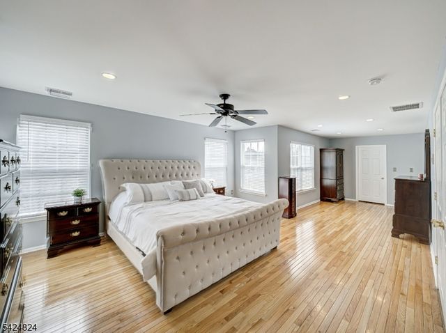10 Jockey Ln, Raritan Twp., NJ 08822